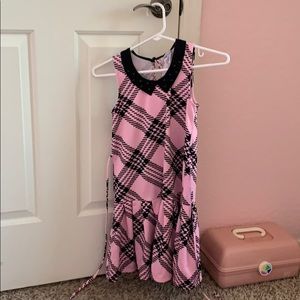 I am selling this light pink dress